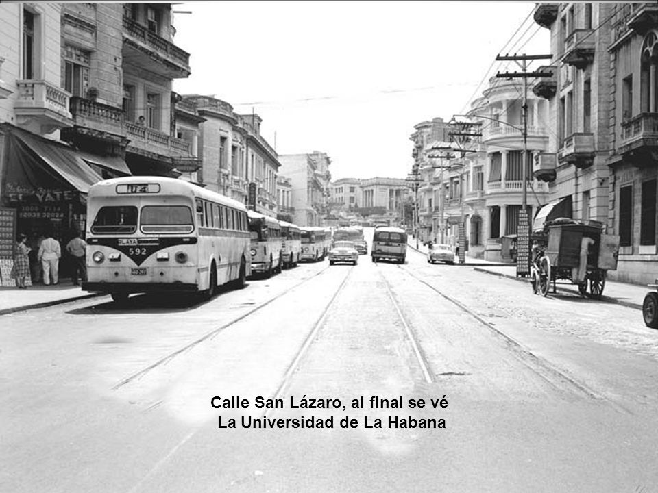 Calle San Lázaro, al final se vé La Universidad de La Habana