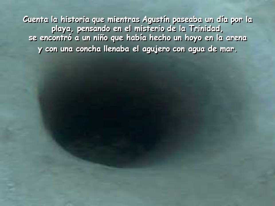se encontró a un niño que había hecho un hoyo en la arena