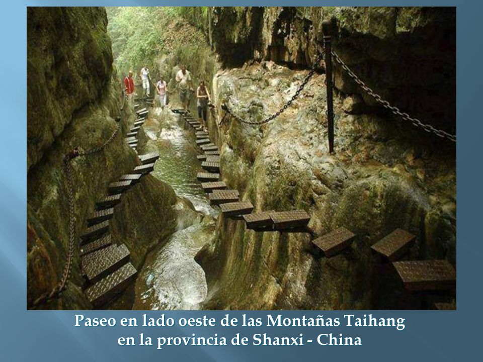 Paseo en lado oeste de las Montañas Taihang en la provincia de Shanxi - China