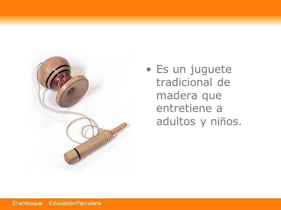 Es un juguete tradicional de madera que entretiene a adultos y niños.