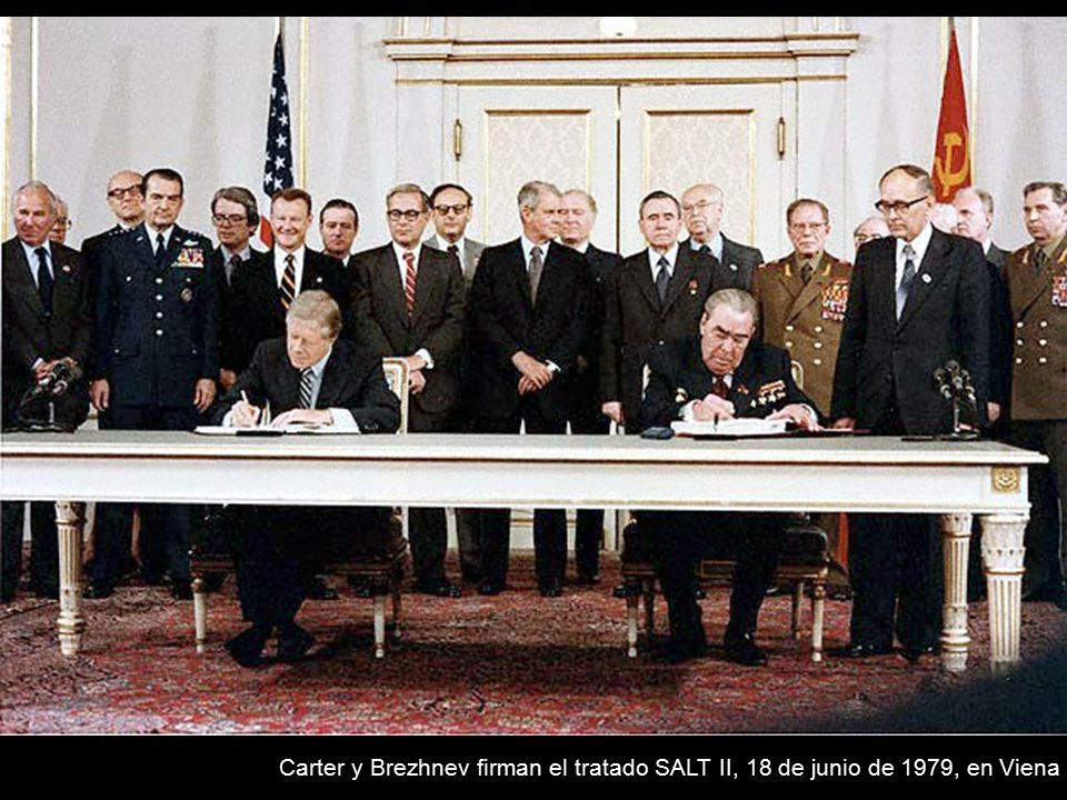Carter y Brezhnev firman el tratado SALT II, 18 de junio de 1979, en Viena