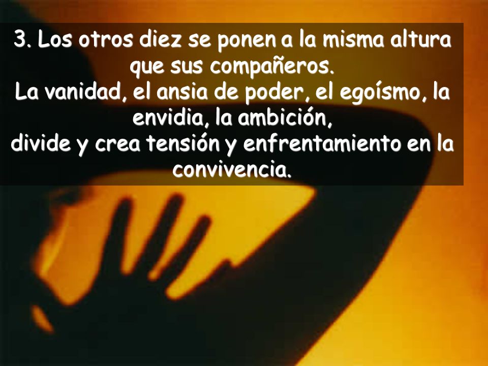 3. Los otros diez se ponen a la misma altura que sus compañeros.