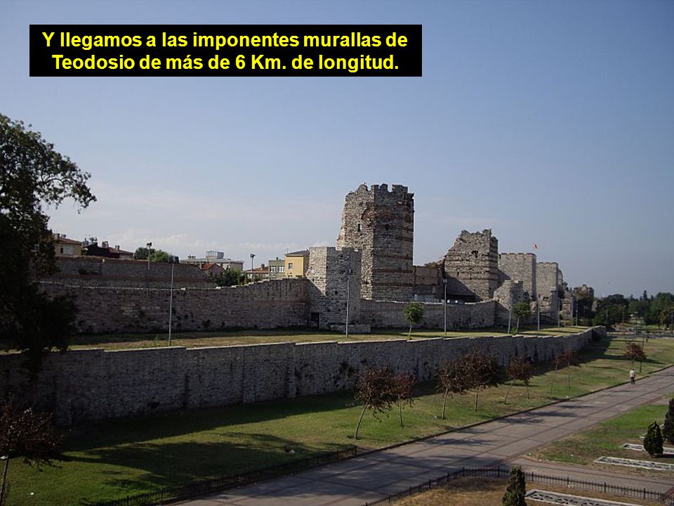 Y llegamos a las imponentes murallas de Teodosio de más de 6 Km