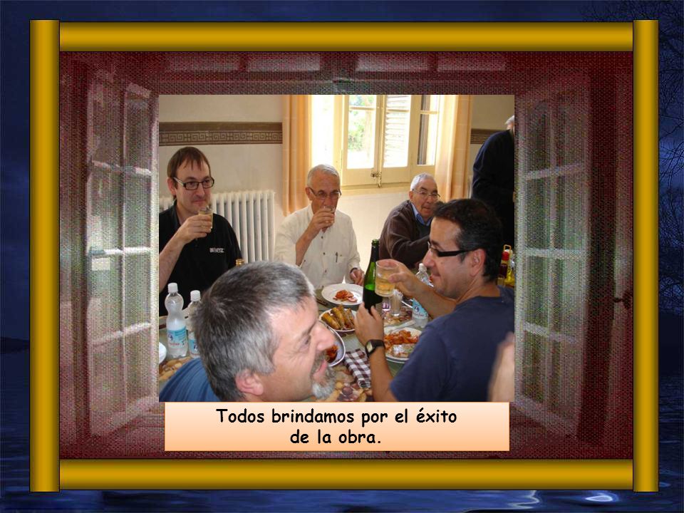 Todos brindamos por el éxito Tots vam brindar per l èxit de l obra