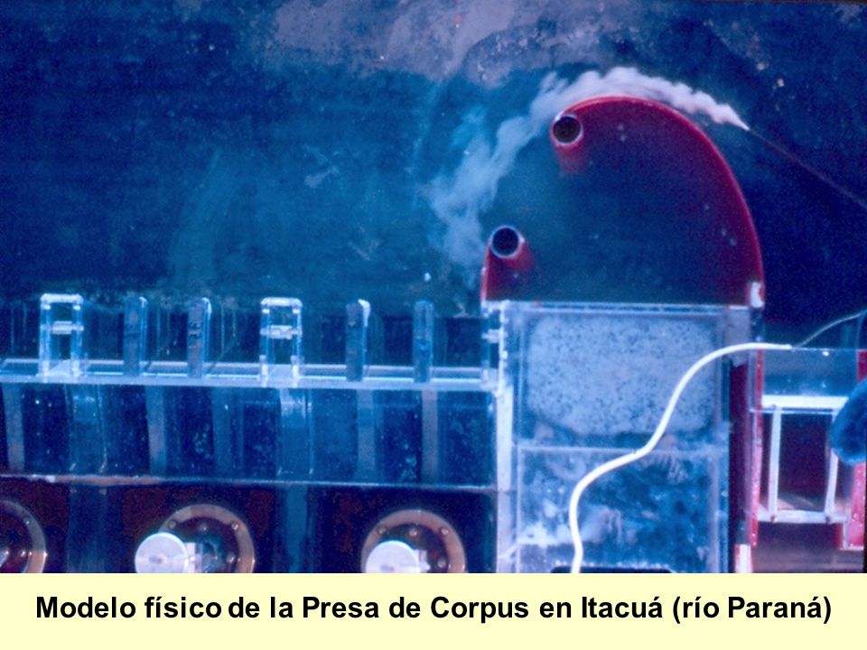 Modelo físico de la Presa de Corpus en Itacuá (río Paraná)