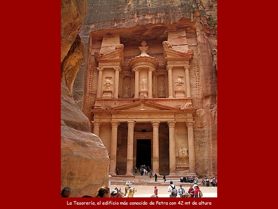 La Tesorería, el edificio más conocido de Petra con 42 mt de altura