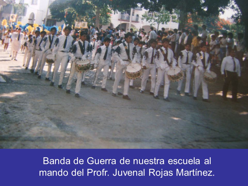 Banda de Guerra de nuestra escuela al mando del Profr