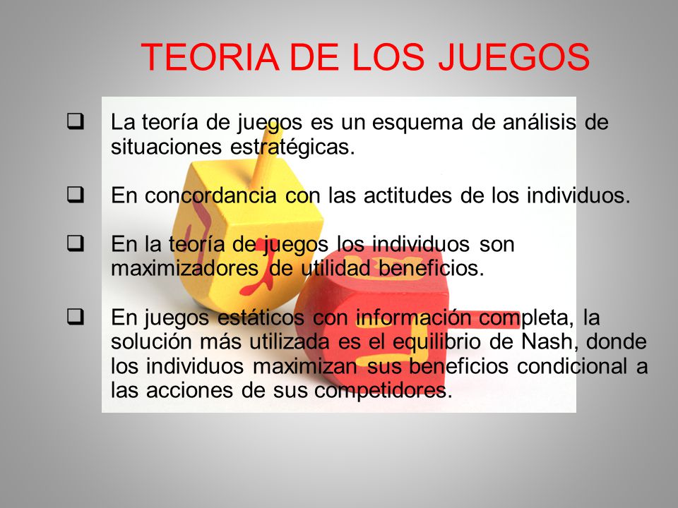 En concordancia con las actitudes de los individuos.