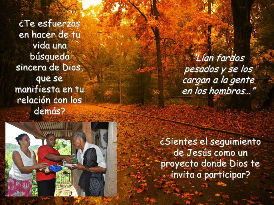 Lían fardos pesados y se los cargan a la gente en los hombros…