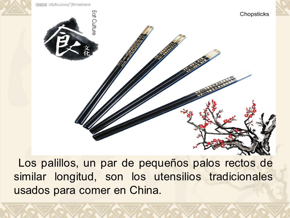 Los palillos, un par de pequeños palos rectos de similar longitud, son los utensilios tradicionales usados para comer en China.