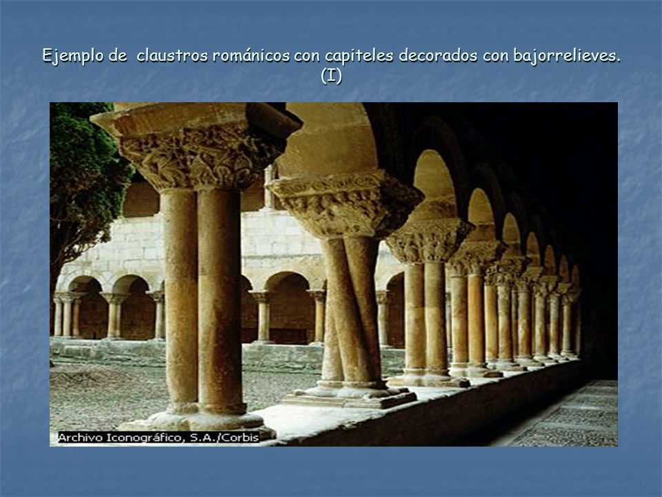 Ejemplo de claustros románicos con capiteles decorados con bajorrelieves. (I)