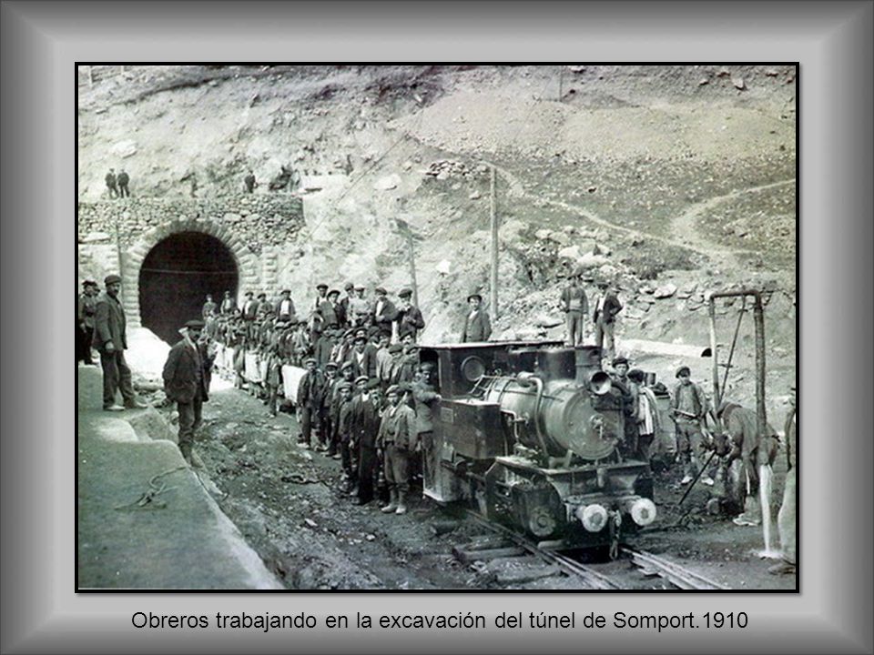 Obreros trabajando en la excavación del túnel de Somport.1910