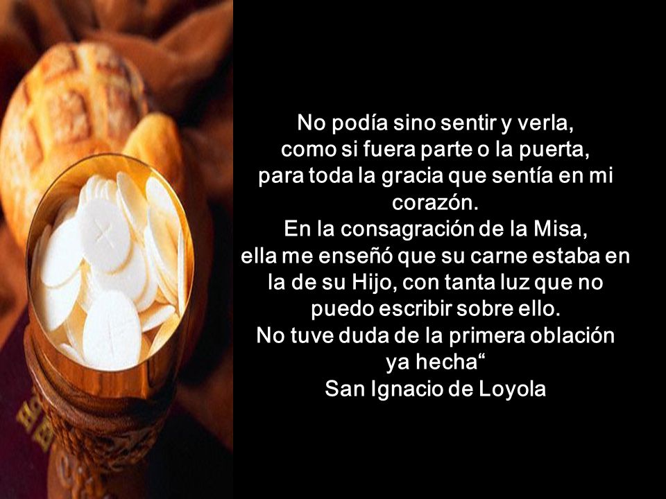 No podía sino sentir y verla, como si fuera parte o la puerta,