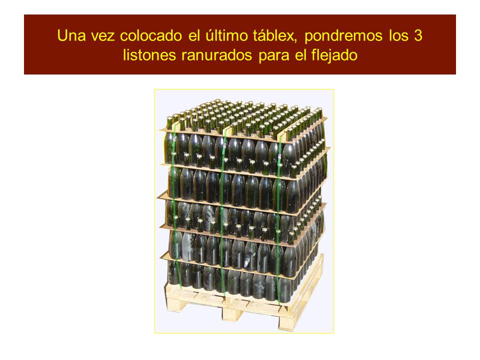 Una vez colocado el último táblex, pondremos los 3 listones ranurados para el flejado