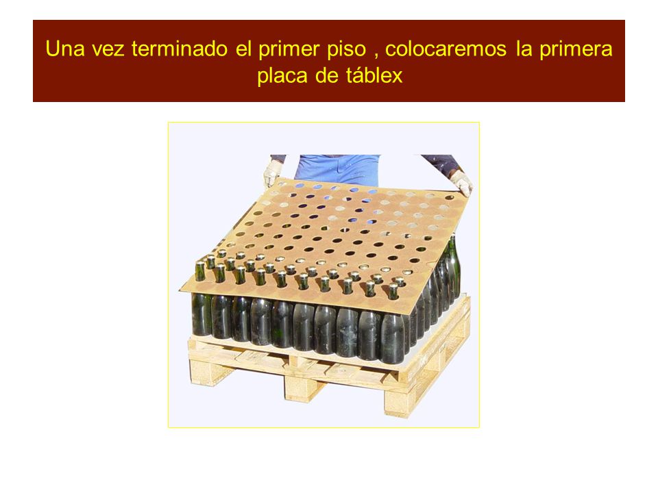 Una vez terminado el primer piso , colocaremos la primera placa de táblex