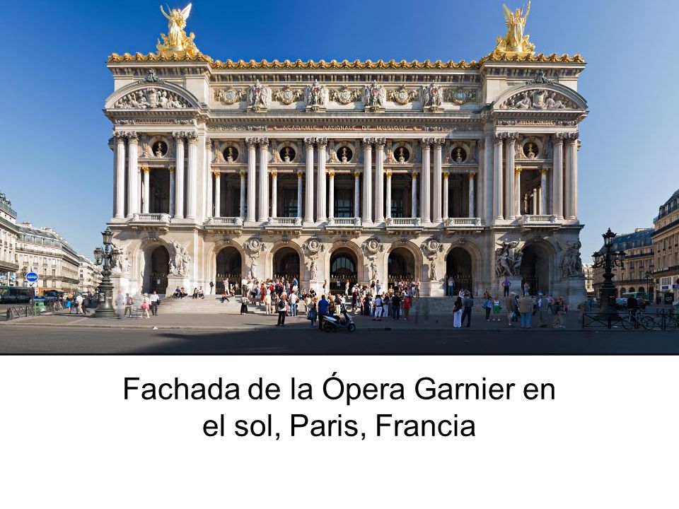 Fachada de la Ópera Garnier en el sol, Paris, Francia