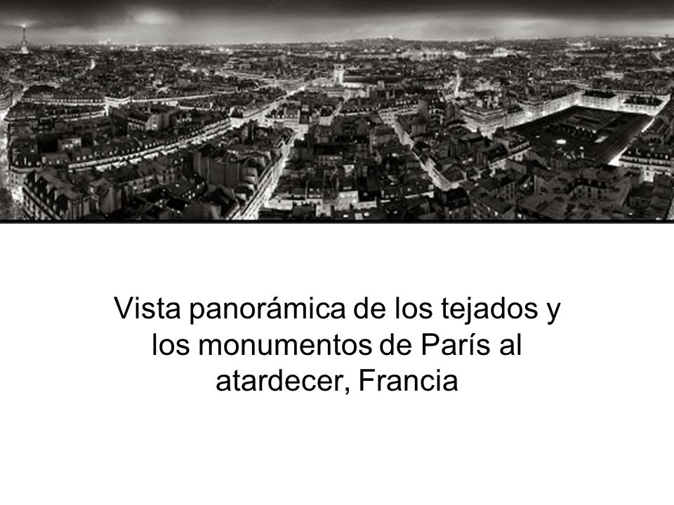 Vista panorámica de los tejados y los monumentos de París al atardecer, Francia