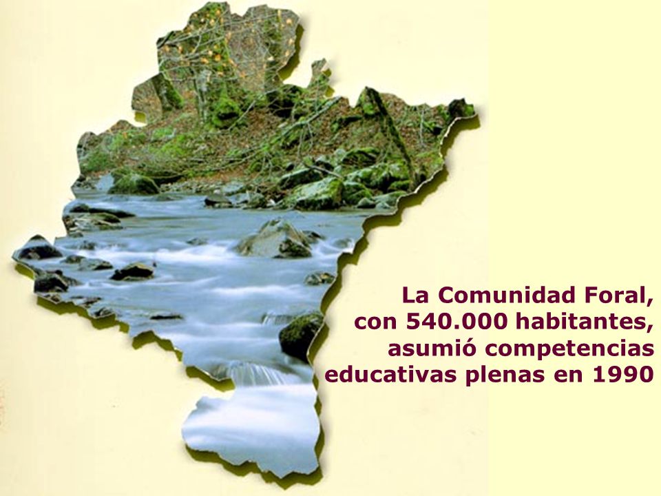 La Comunidad Foral, con habitantes, asumió competencias educativas plenas en 1990