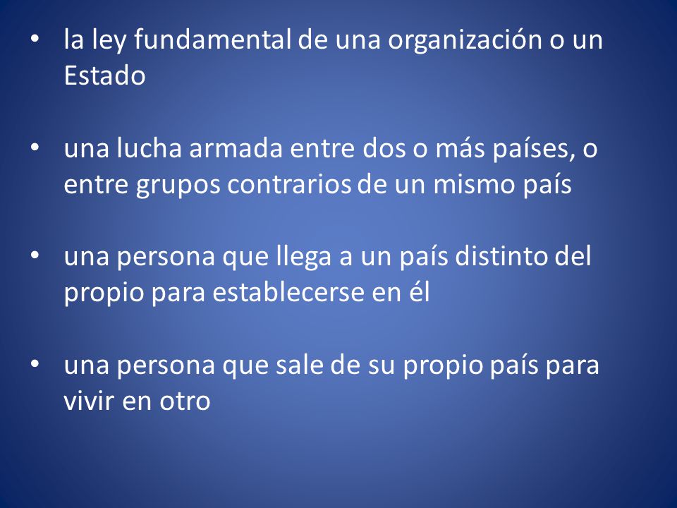 la ley fundamental de una organización o un Estado
