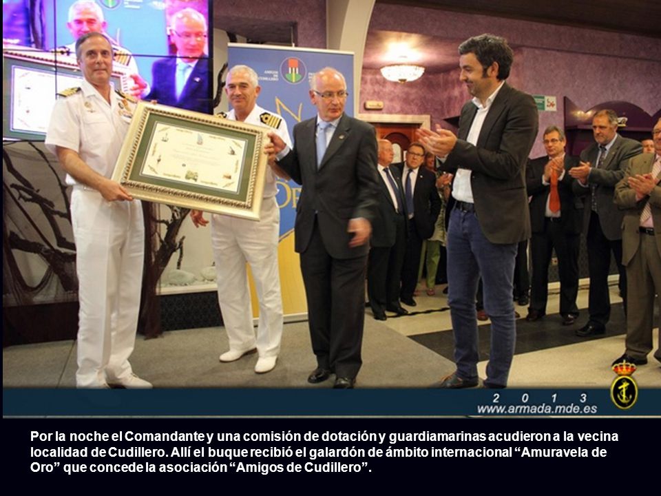 Por la noche el Comandante y una comisión de dotación y guardiamarinas acudieron a la vecina localidad de Cudillero.