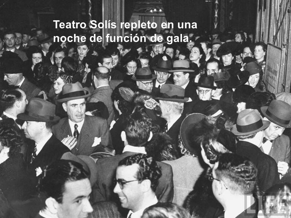 Teatro Solís repleto en una noche de función de gala.