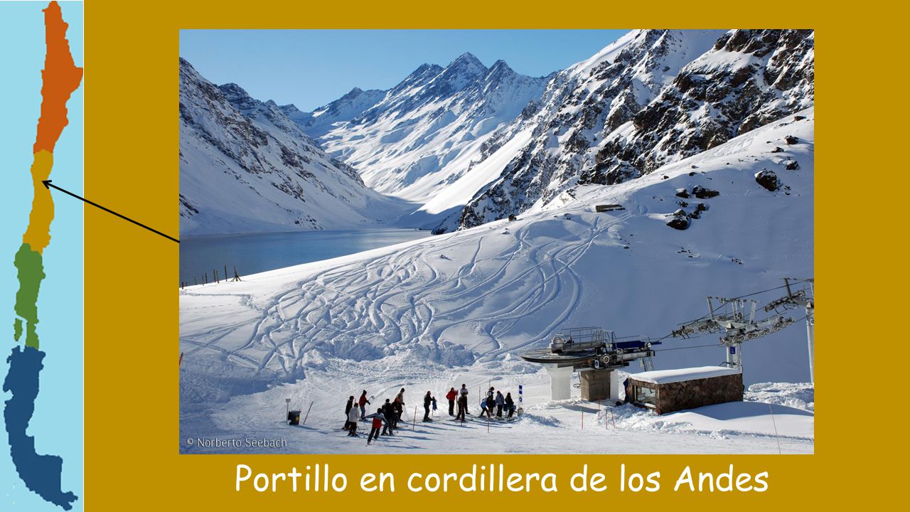 Portillo en cordillera de los Andes