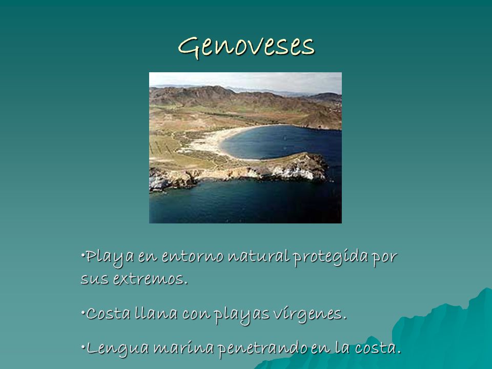 Genoveses Playa en entorno natural protegida por sus extremos.