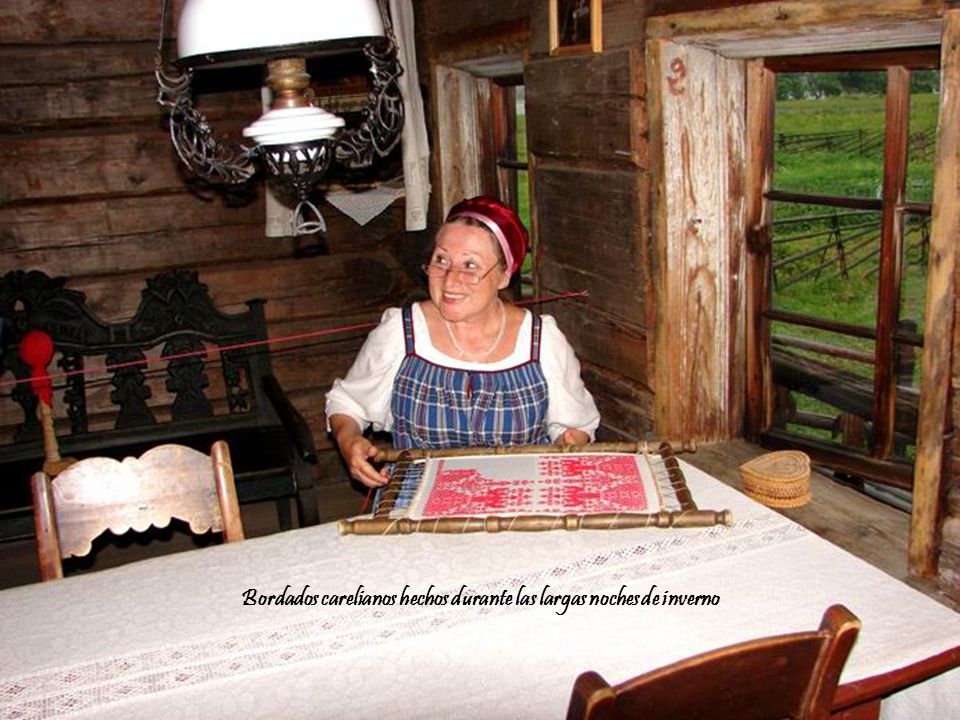 Bordados carelianos hechos durante las largas noches de inverno