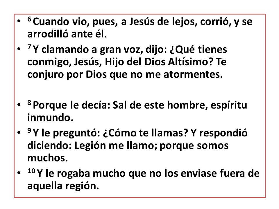 6 Cuando vio, pues, a Jesús de lejos, corrió, y se arrodilló ante él.