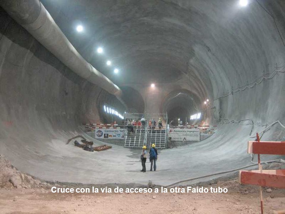 Cruce con la vía de acceso a la otra Faido tubo