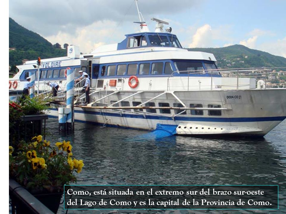 Como, está situada en el extremo sur del brazo sur-oeste del Lago de Como y es la capital de la Provincia de Como.