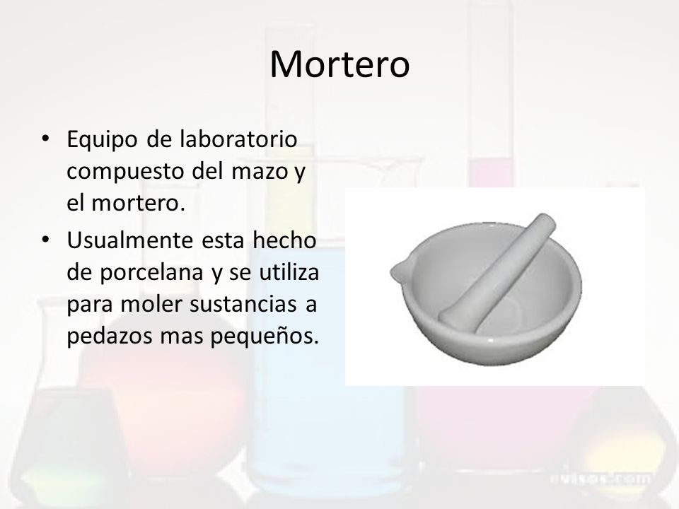 Mortero Equipo de laboratorio compuesto del mazo y el mortero.