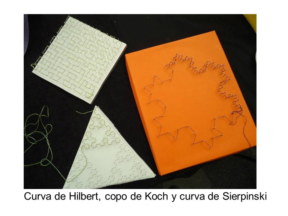 Curva de Hilbert, copo de Koch y curva de Sierpinski
