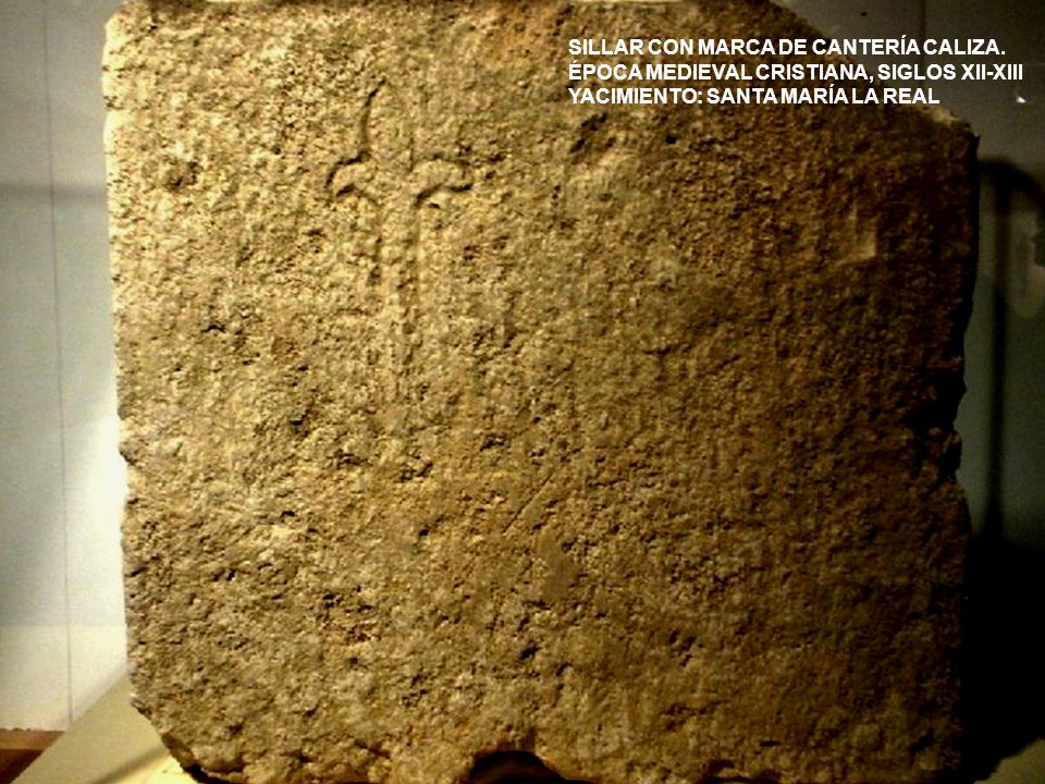 SILLAR CON MARCA DE CANTERÍA CALIZA