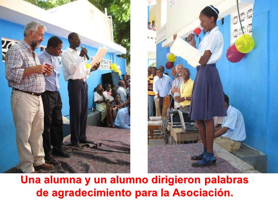 Una alumna y un alumno dirigieron palabras de agradecimiento para la Asociación.
