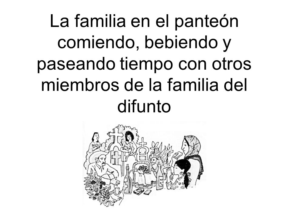 La familia en el panteón comiendo, bebiendo y paseando tiempo con otros miembros de la familia del difunto