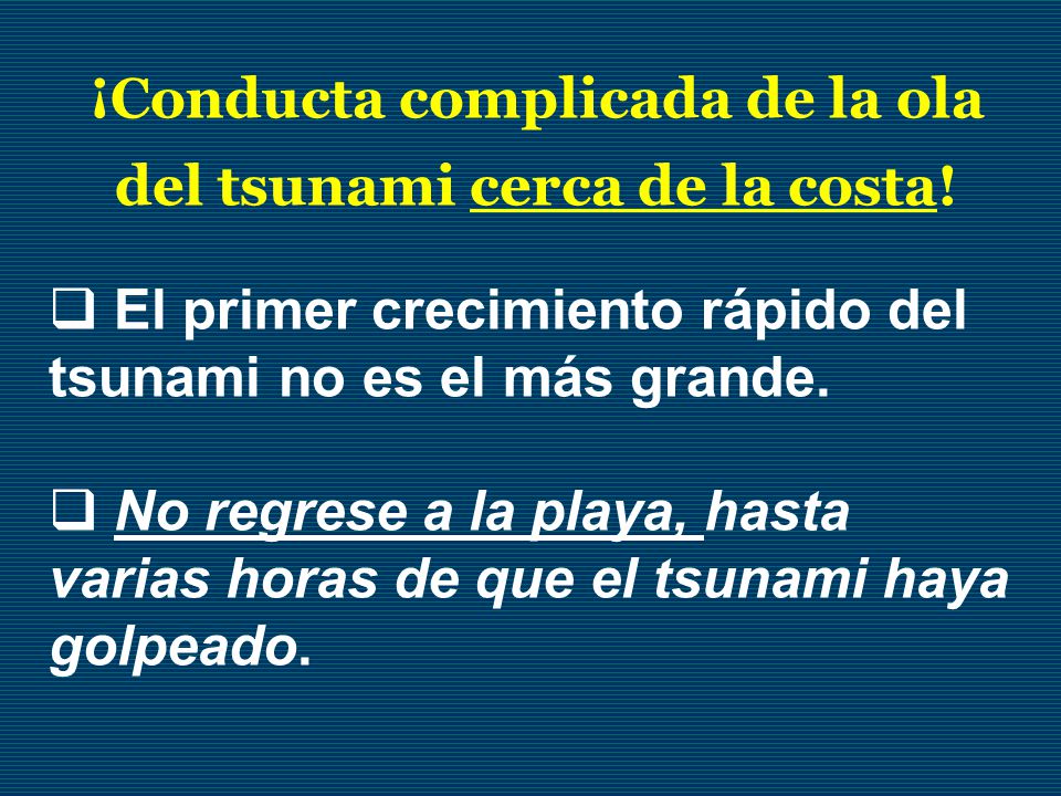 ¡Conducta complicada de la ola del tsunami cerca de la costa!