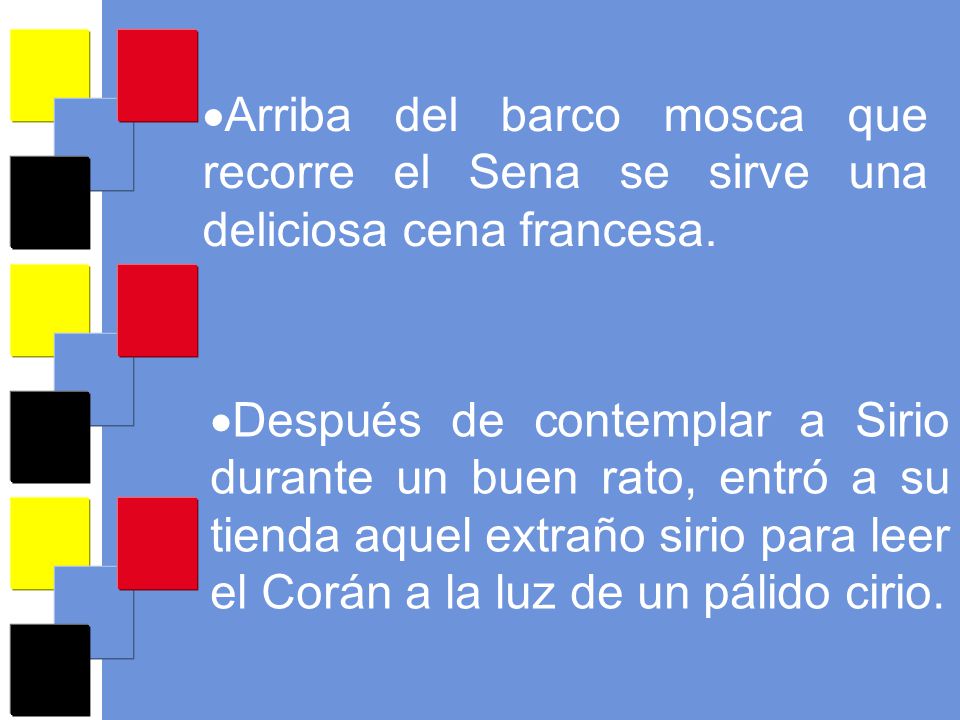 Arriba del barco mosca que recorre el Sena se sirve una deliciosa cena francesa.