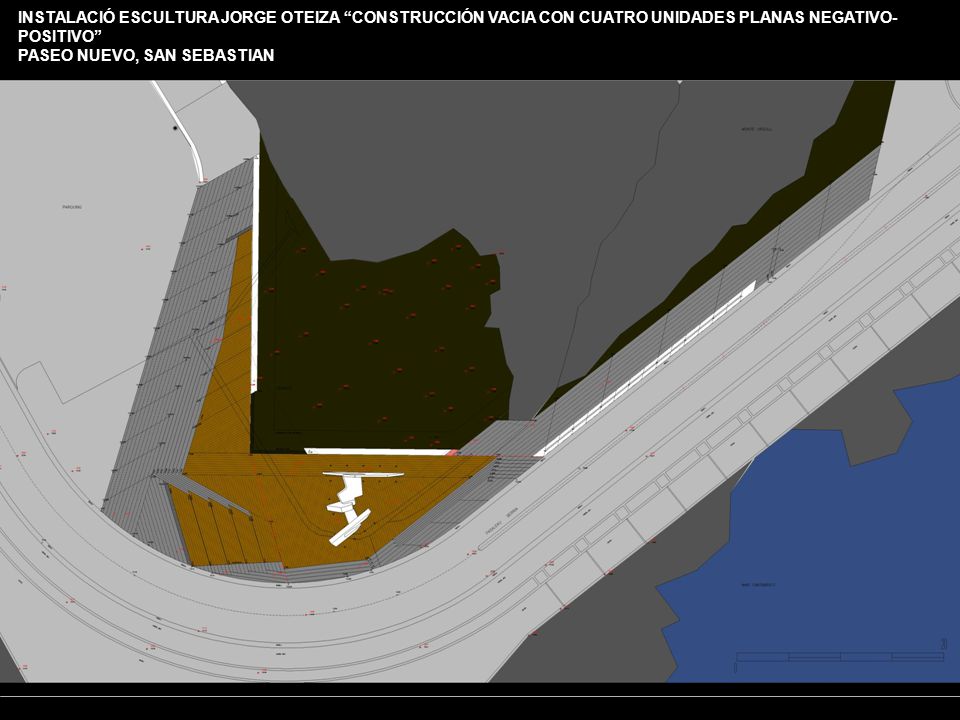 INSTALACIÓ ESCULTURA JORGE OTEIZA CONSTRUCCIÓN VACIA CON CUATRO UNIDADES PLANAS NEGATIVO-POSITIVO