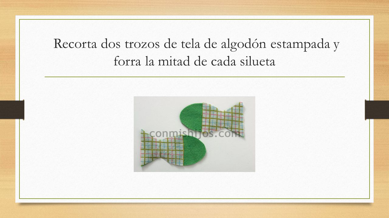 Recorta dos trozos de tela de algodón estampada y forra la mitad de cada silueta