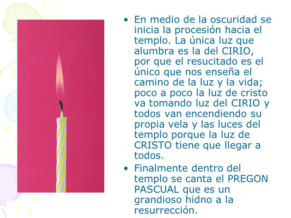 En medio de la oscuridad se inicia la procesión hacia el templo