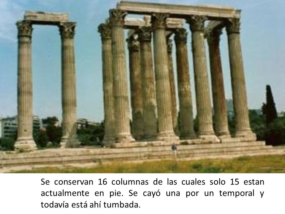 Se conservan 16 columnas de las cuales solo 15 estan actualmente en pie.