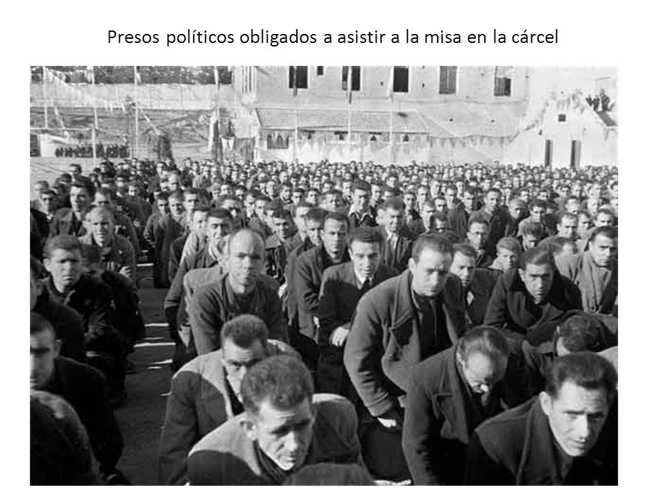 Presos políticos obligados a asistir a la misa en la cárcel
