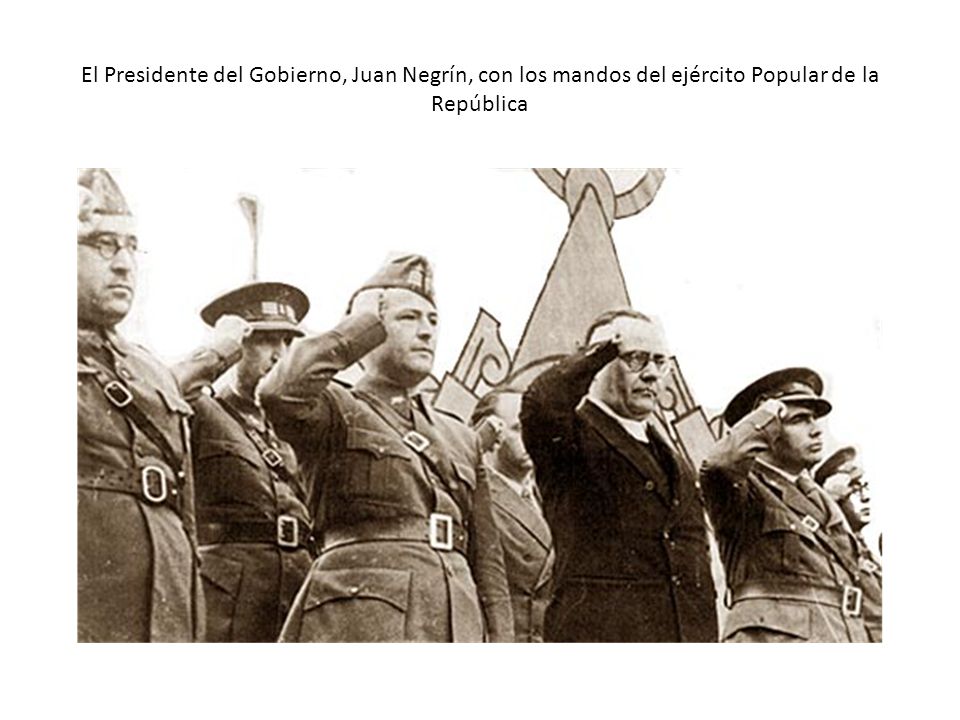 El Presidente del Gobierno, Juan Negrín, con los mandos del ejército Popular de la República