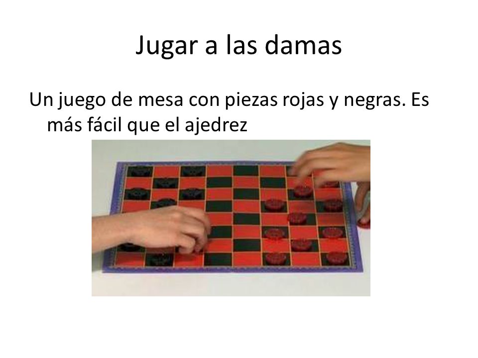 Jugar a las damas Un juego de mesa con piezas rojas y negras. Es más fácil que el ajedrez