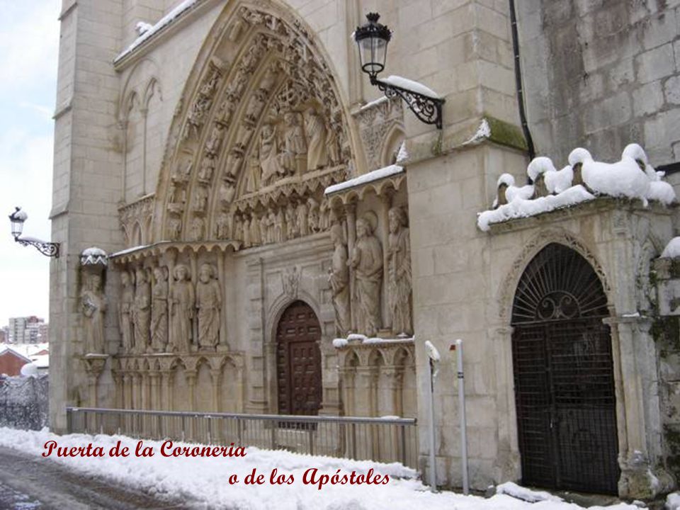 Puerta de la Coroneria o de los Apóstoles