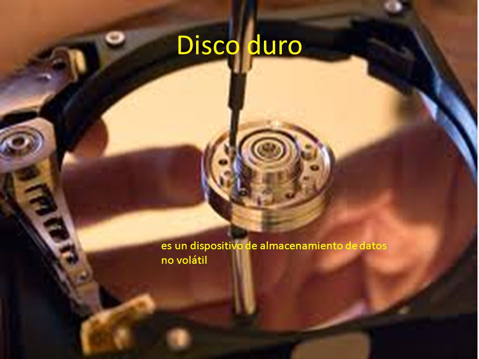 Disco duro es un dispositivo de almacenamiento de datos no volátil
