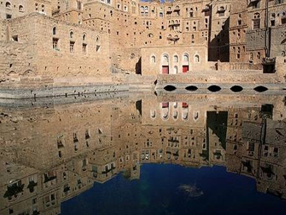 HABABA Hababa es una de las ciudades fortaleza, construida alrededor de un estanque de agua donde se reflejan las antiguas casas medievales.