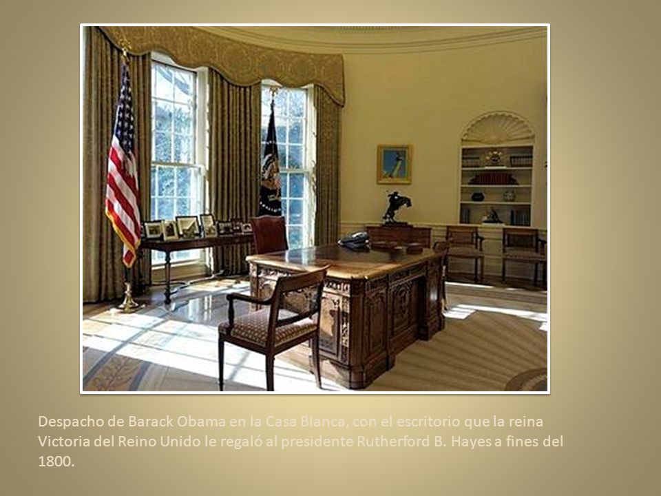 Despacho de Barack Obama en la Casa Blanca, con el escritorio que la reina Victoria del Reino Unido le regaló al presidente Rutherford B.