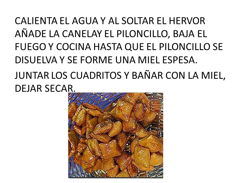 CALIENTA EL AGUA Y AL SOLTAR EL HERVOR AÑADE LA CANELAY EL PILONCILLO, BAJA EL FUEGO Y COCINA HASTA QUE EL PILONCILLO SE DISUELVA Y SE FORME UNA MIEL ESPESA.